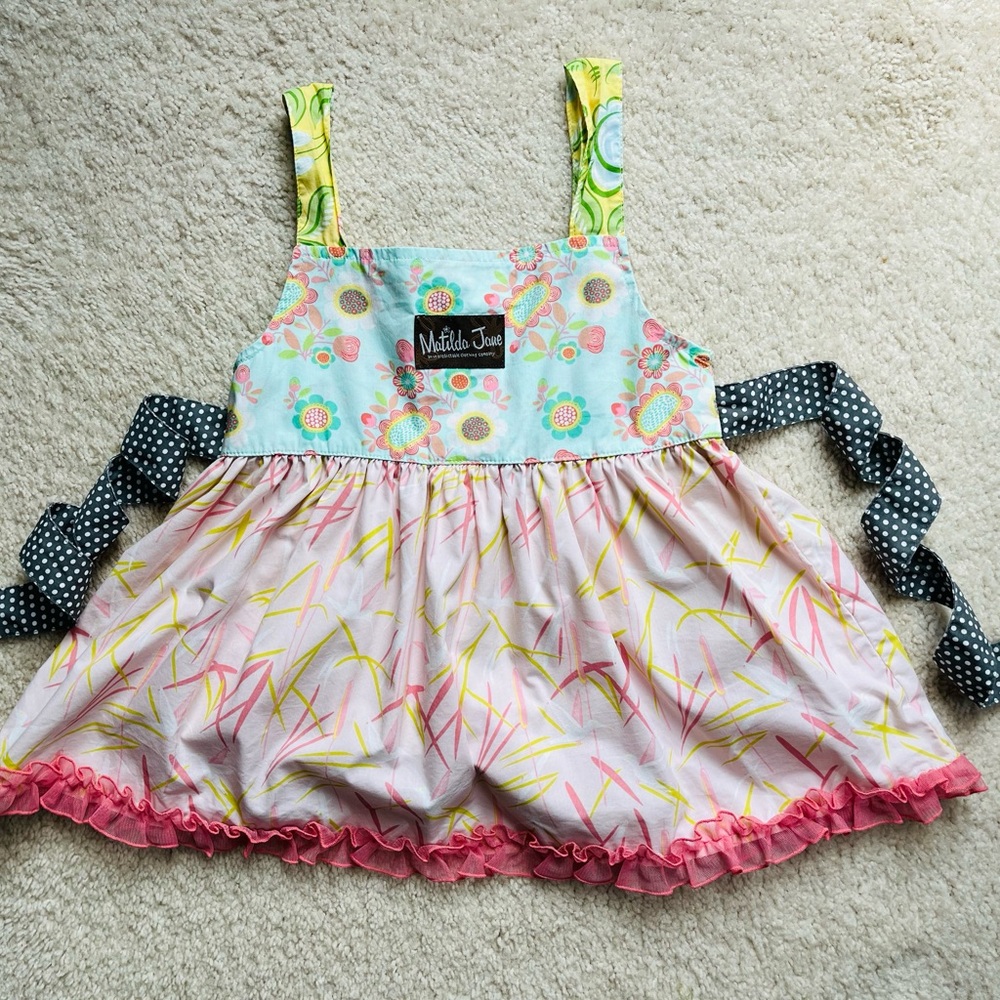 Matilda Jane spring knot top with detachable apron. - Picture 2 of 5